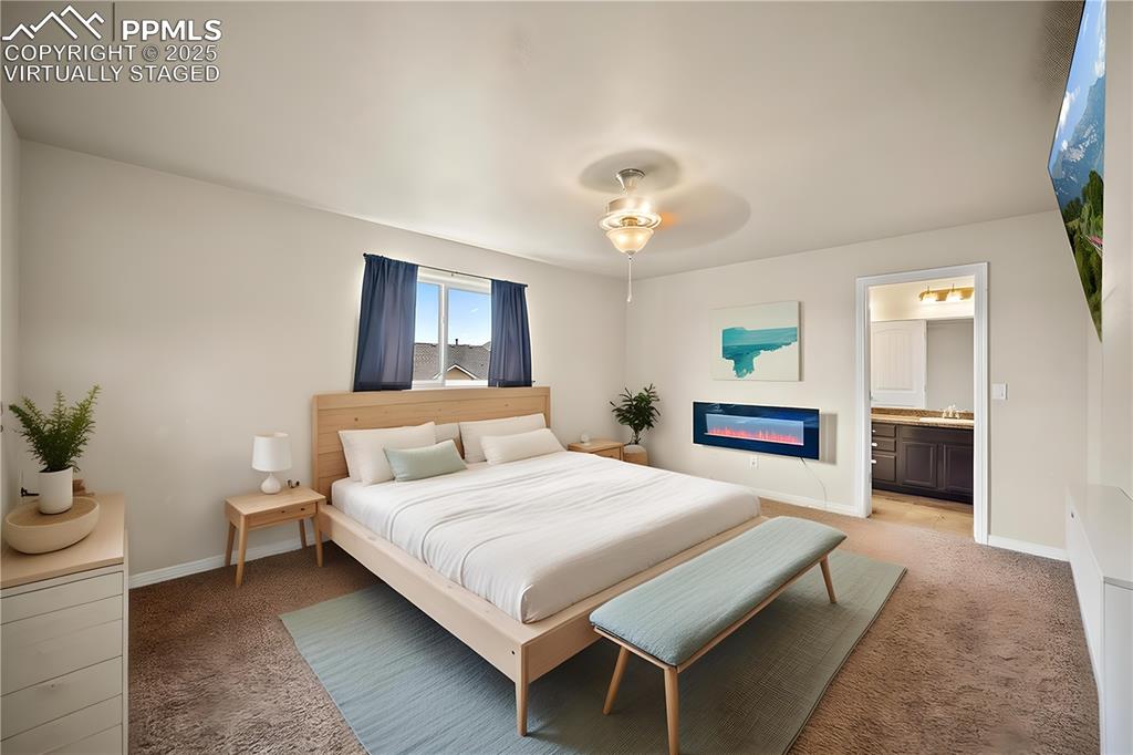 Image 23 of 43: Bathroom