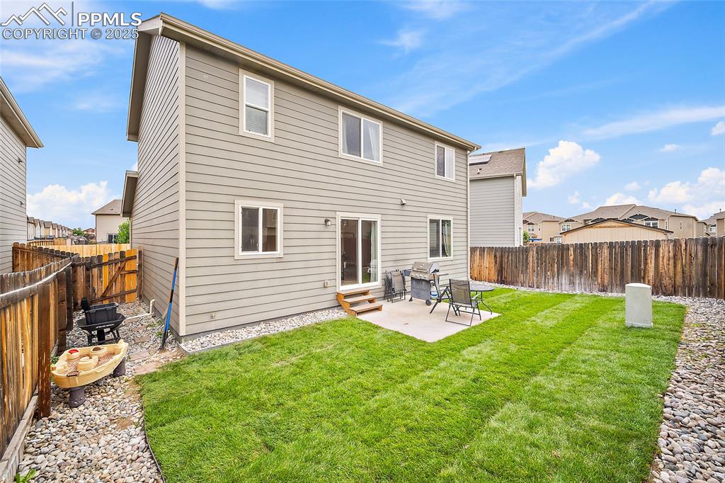 Image 31 of 43: Back of Structure