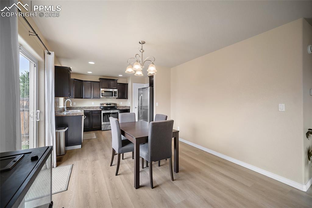 Image 9 of 43: Dining Area