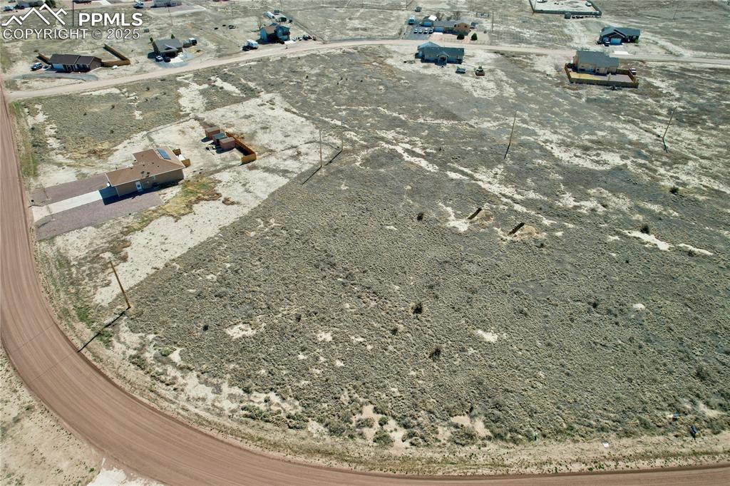 Image 2 of 8: Drone / aerial view