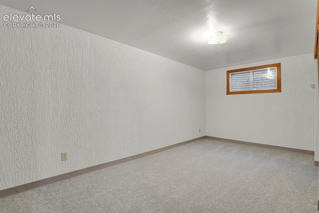 Image 17 of 19: BSMT BR