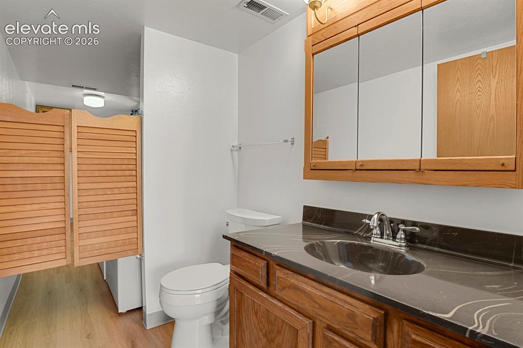 Image 9 of 19: Bathroom
