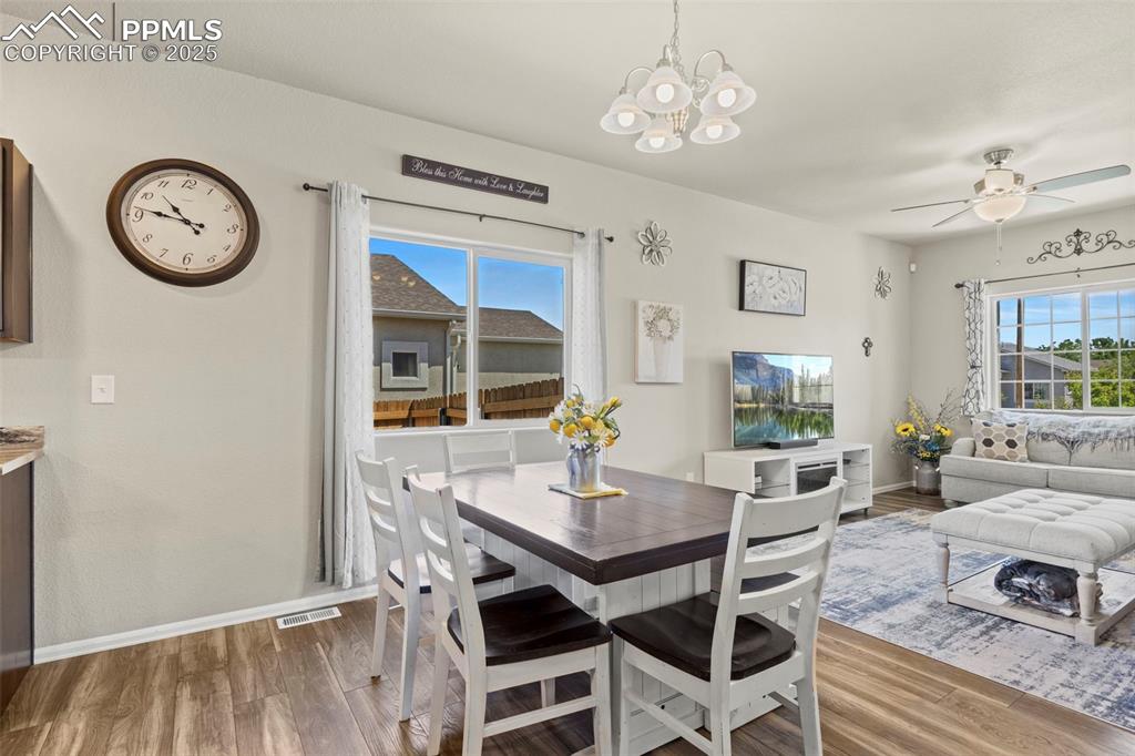 Image 12 of 46: Dining Area