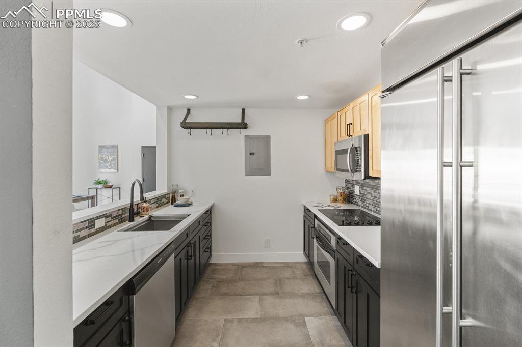 Image 12 of 42: Kitchen