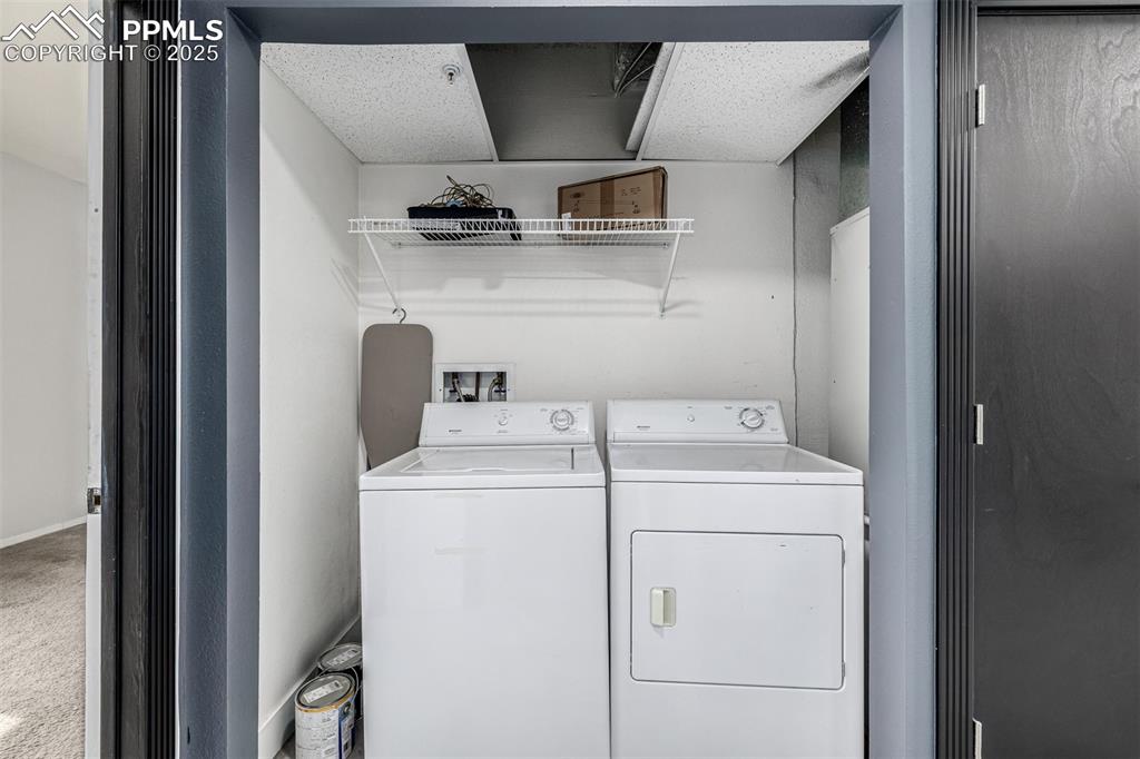 Image 21 of 42: Laundry