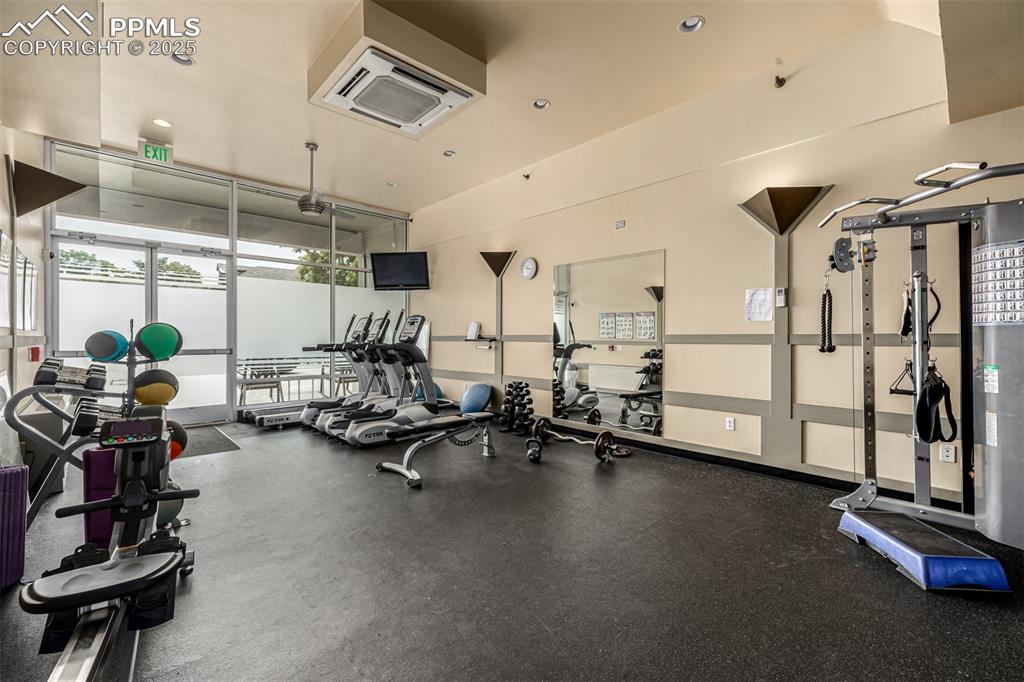 Image 24 of 42: Gym