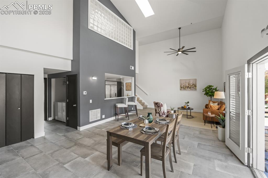 Image 4 of 42: Dining Area