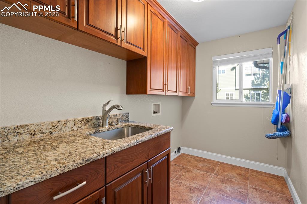 Image 18 of 49: Main Floor Laundry