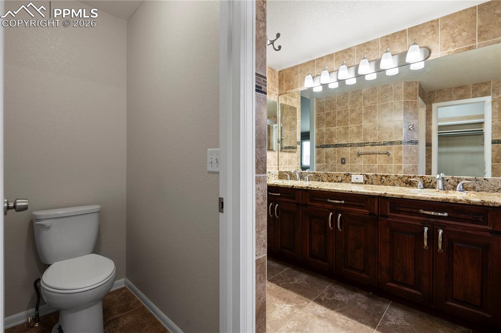 Image 28 of 49: Bathroom