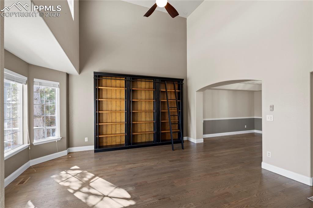 Image 7 of 49: Bright Living room with Vaulted Ceilings