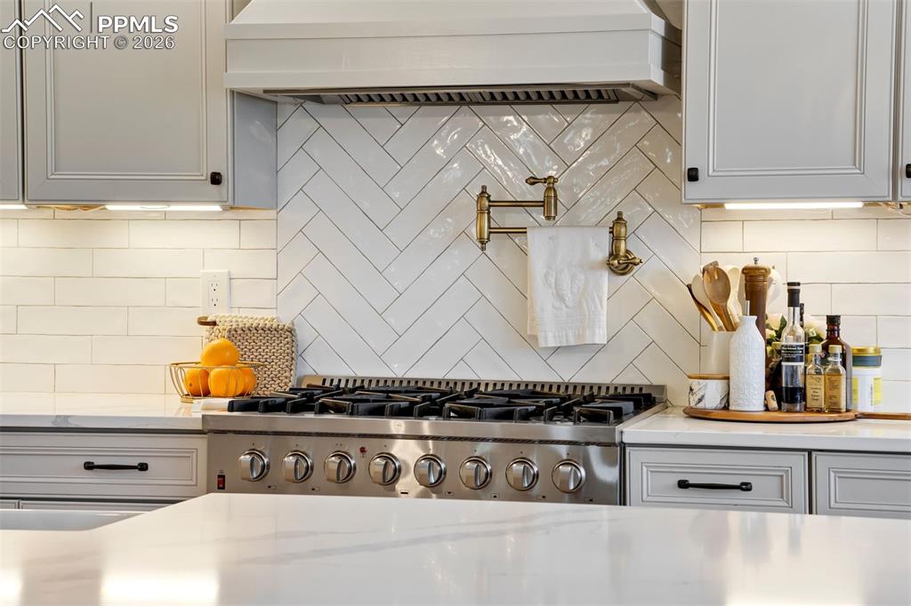 Image 16 of 49: Recently remodeled kitchen and dining room. It is a showstopper.