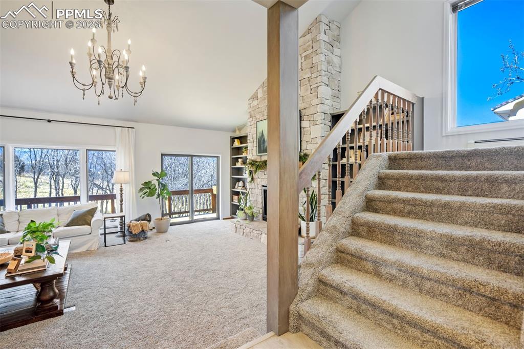 Image 24 of 49: Great Room