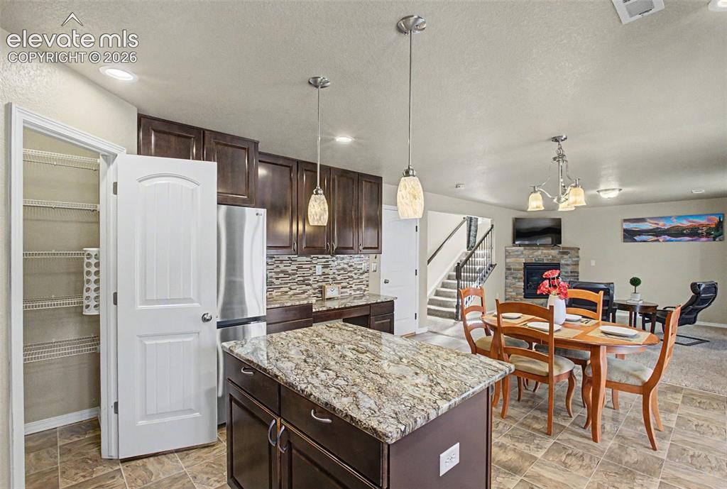 Image 15 of 42: Kitchen