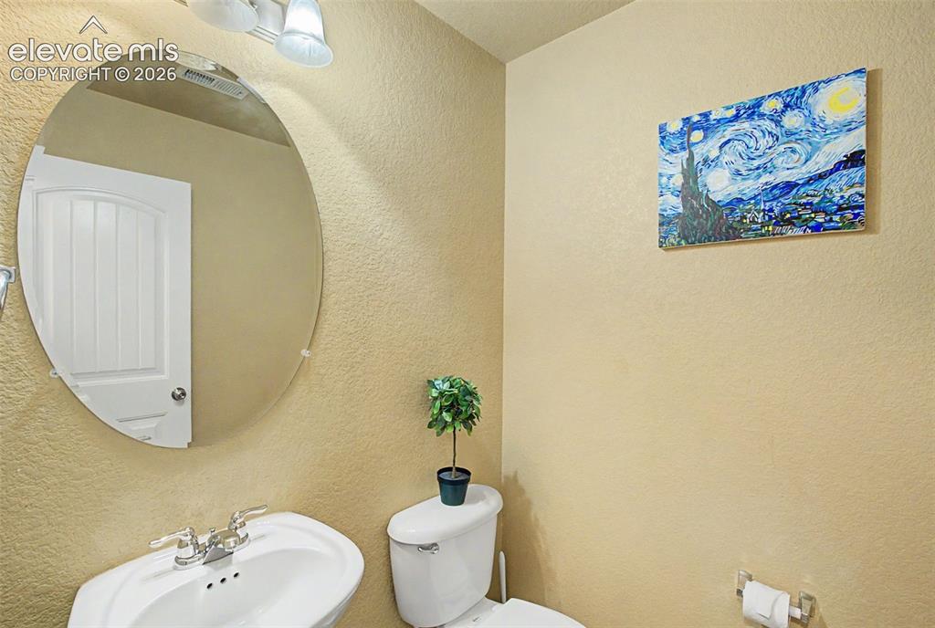Image 16 of 42: 1/2 Bath Main Level