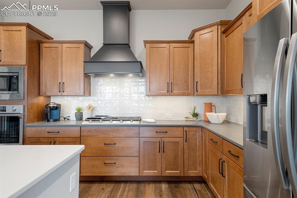 Image 7 of 48: Kitchen