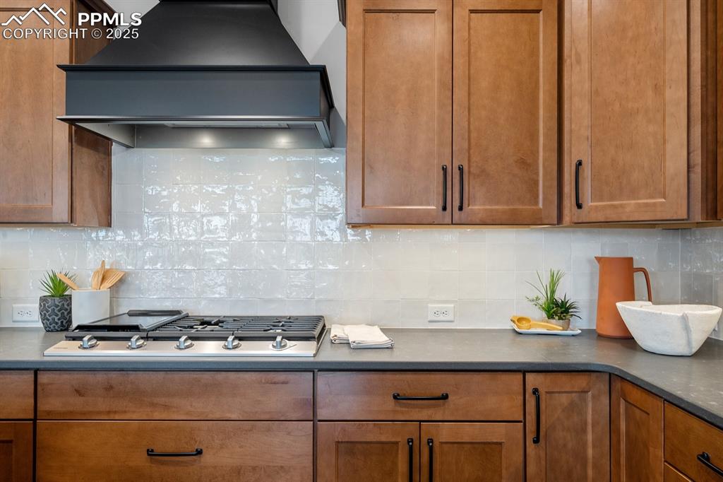 Image 8 of 48: Kitchen