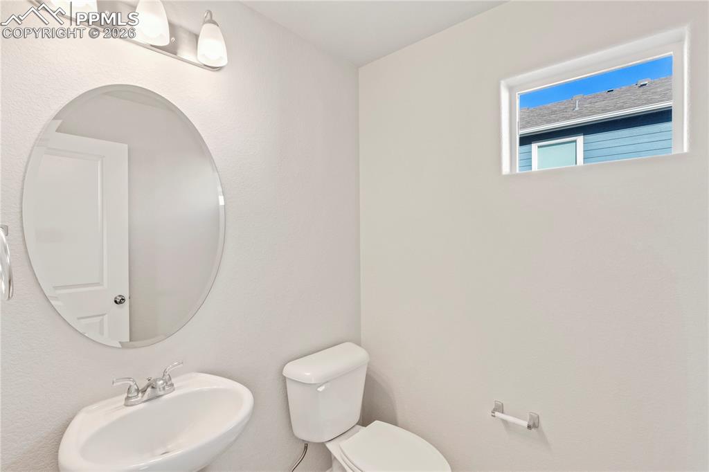 Image 14 of 42: Bathroom