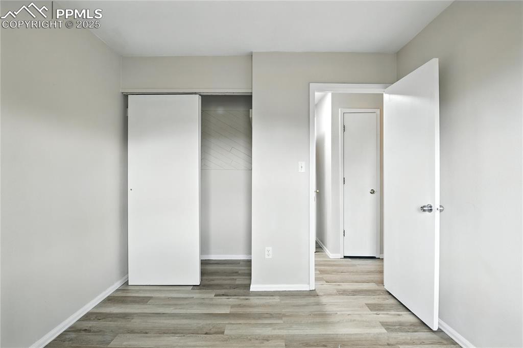 Image 16 of 34: Bedroom