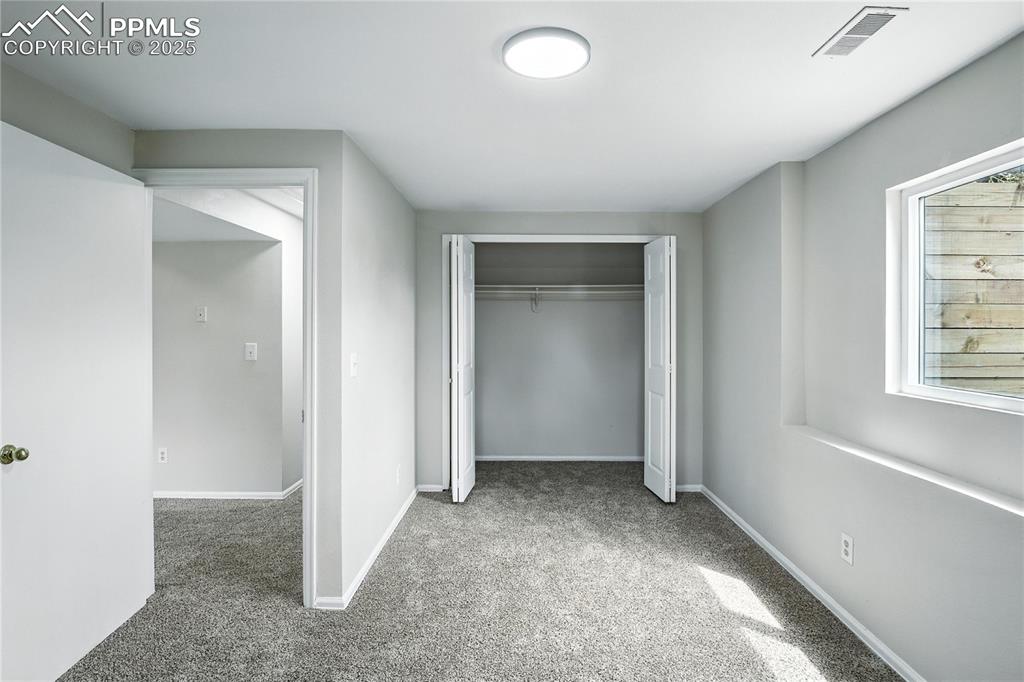 Image 22 of 34: Bedroom