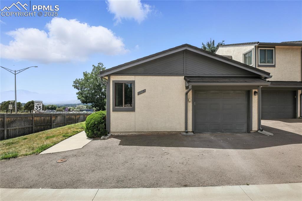 Image 7 of 34: Side of Structure