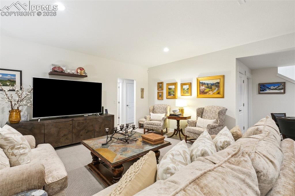 Image 27 of 37: Family Room