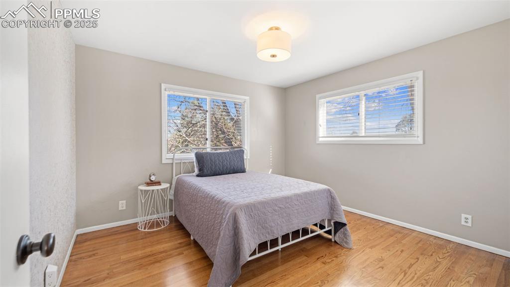 Image 24 of 47: Bedroom