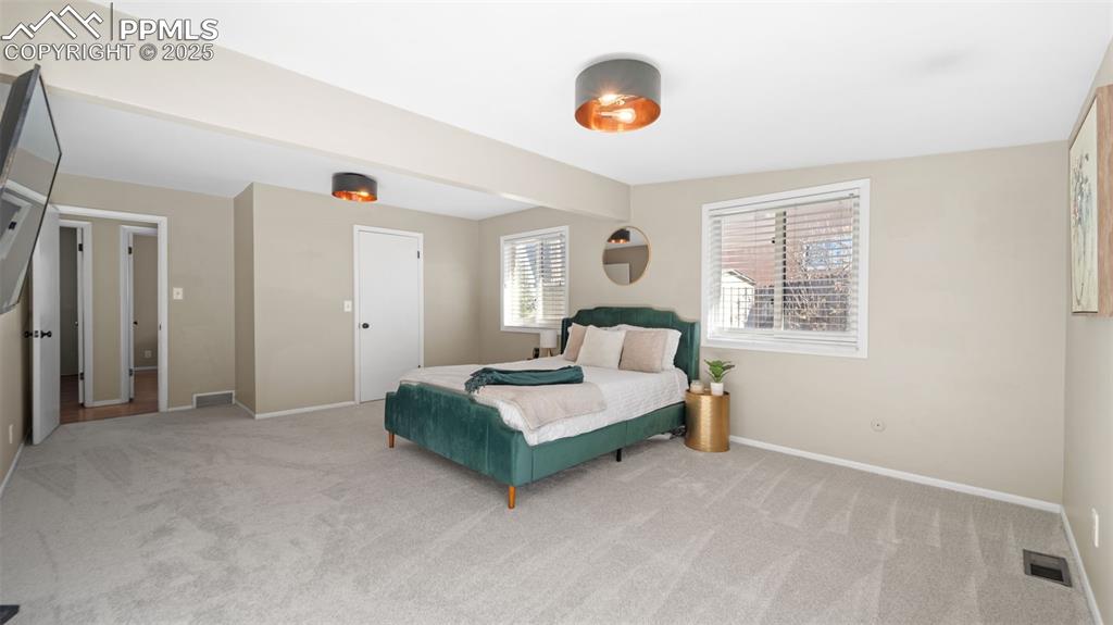 Image 26 of 47: Bedroom