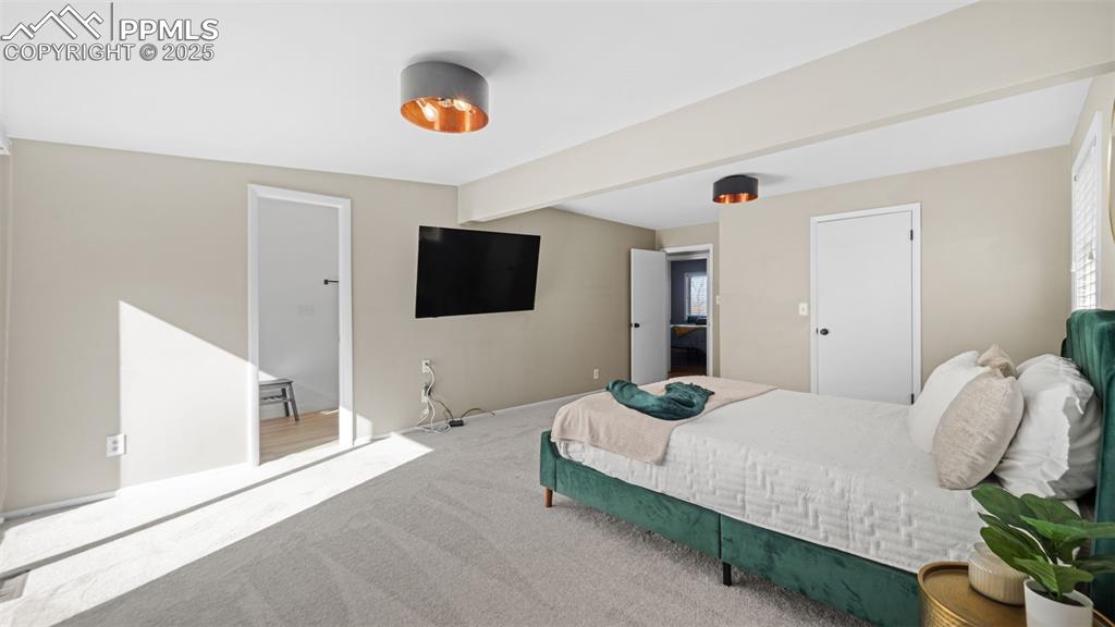 Image 27 of 47: Bedroom