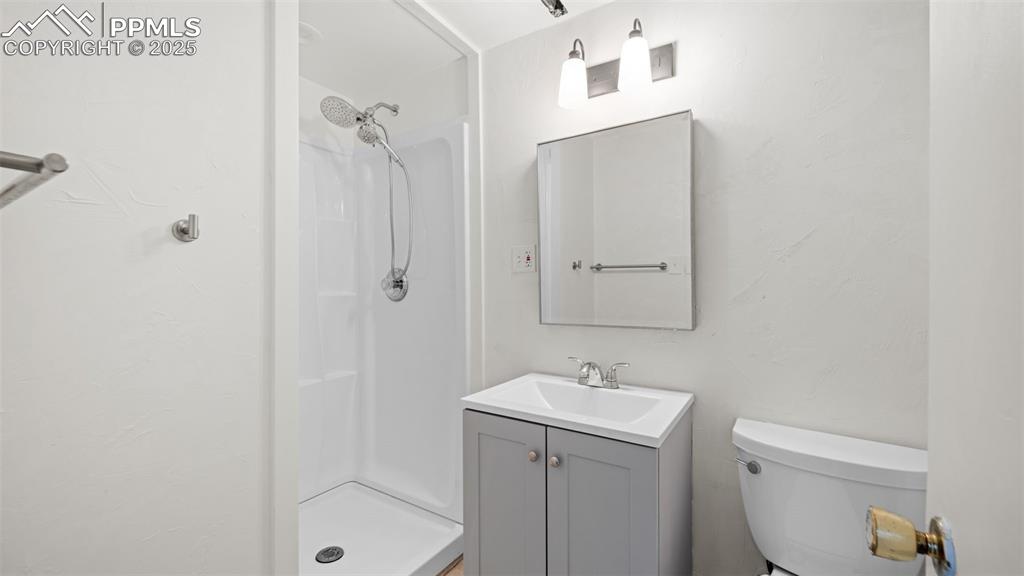 Image 31 of 47: Bathroom