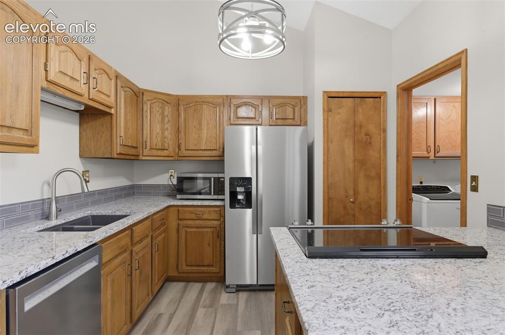 Image 11 of 26: Kitchen