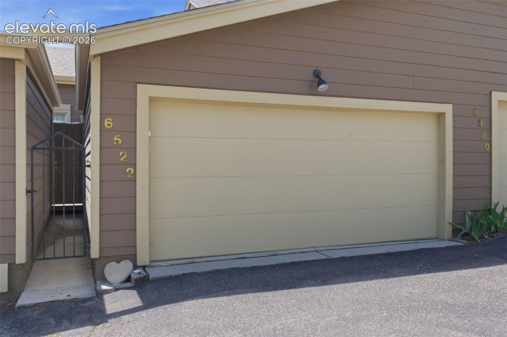 Image 24 of 26: Garage