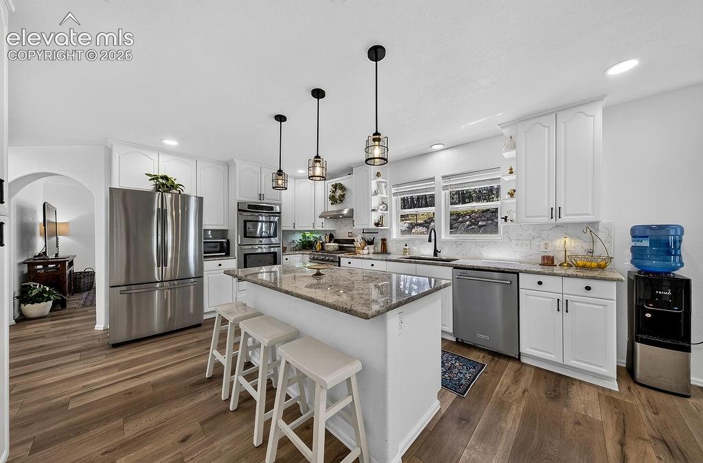 Image 17 of 50: all newer stainless steel appliances