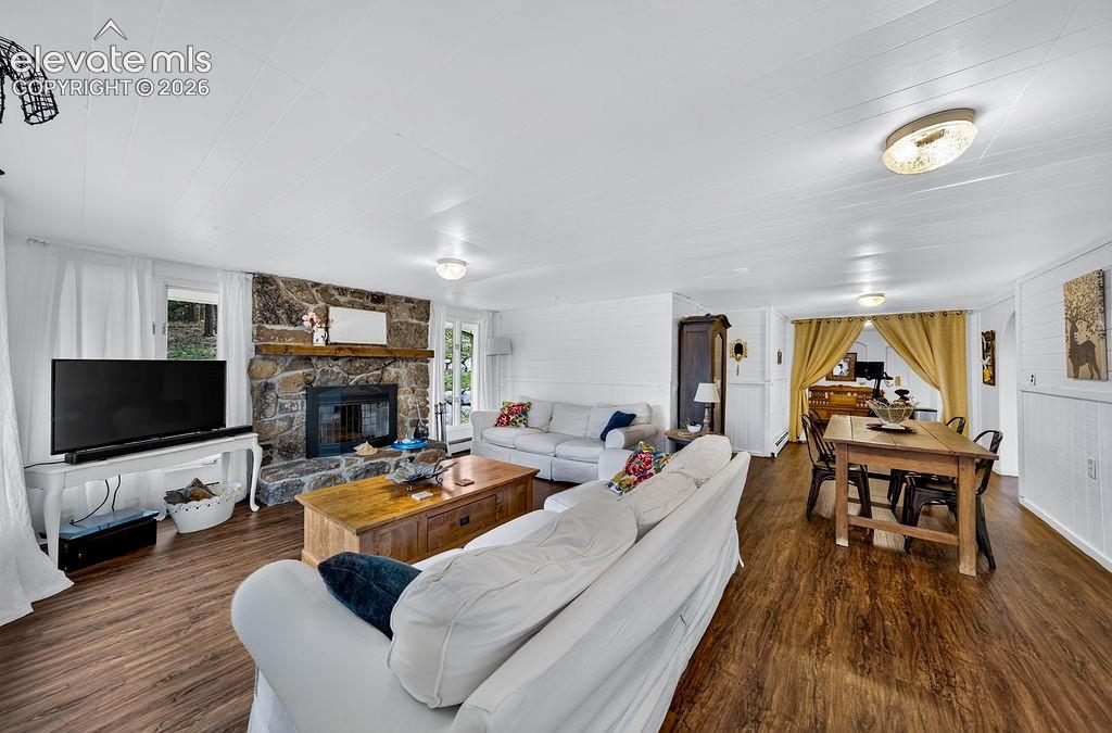 Image 37 of 50: Guest house- living room and dining area