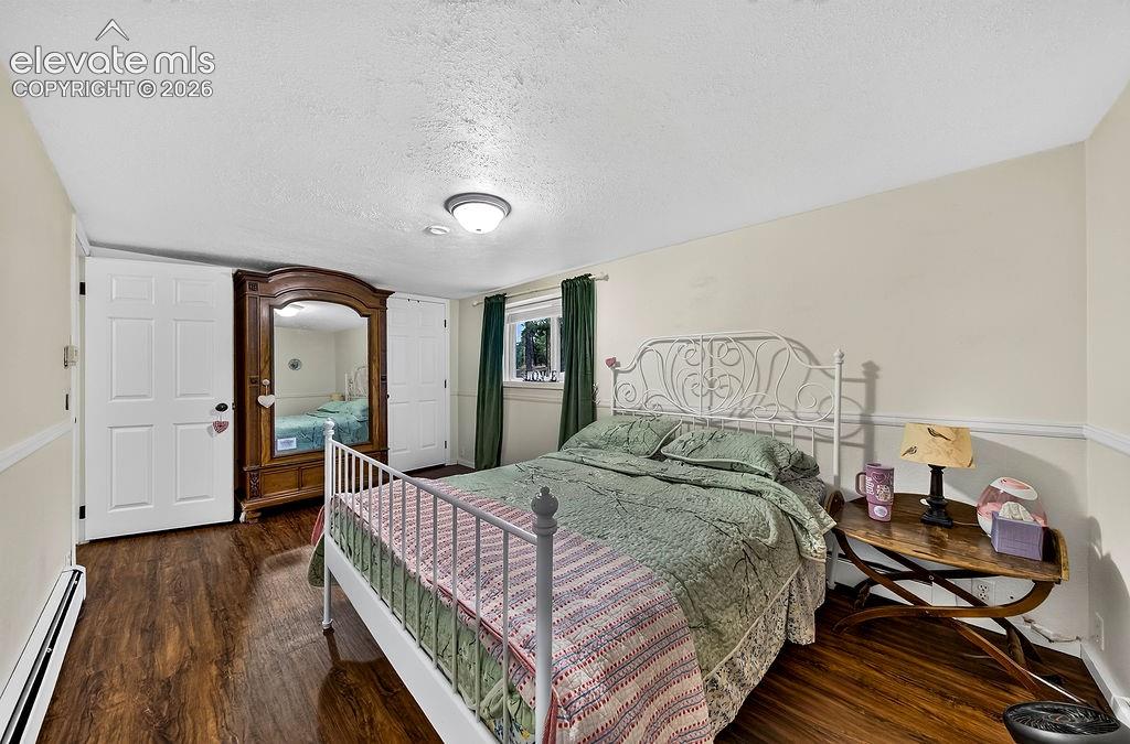 Image 42 of 50: Guest house- bedroom #1