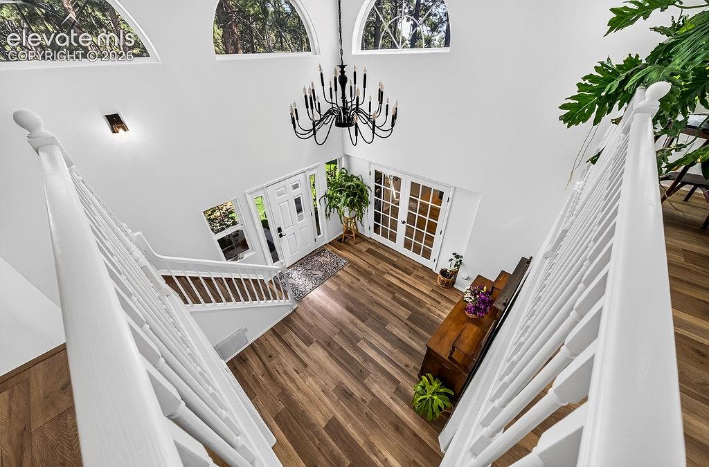Image 6 of 50: Entrance foyer- large and bright!