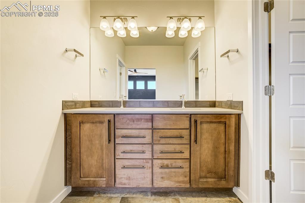 Image 30 of 48: Bathroom