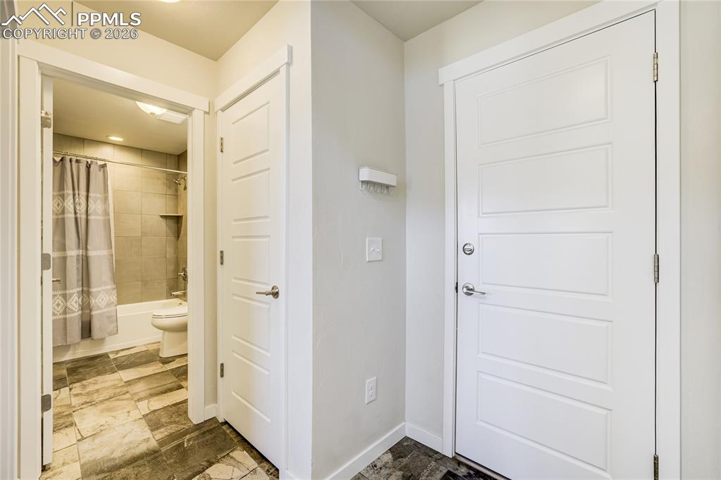 Image 37 of 48: Bathroom