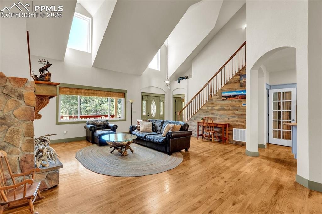 Image 16 of 42: Living Room