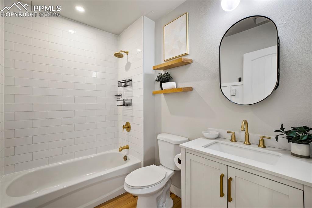 Image 16 of 36: So updated, even your toothbrush will feel fancy.