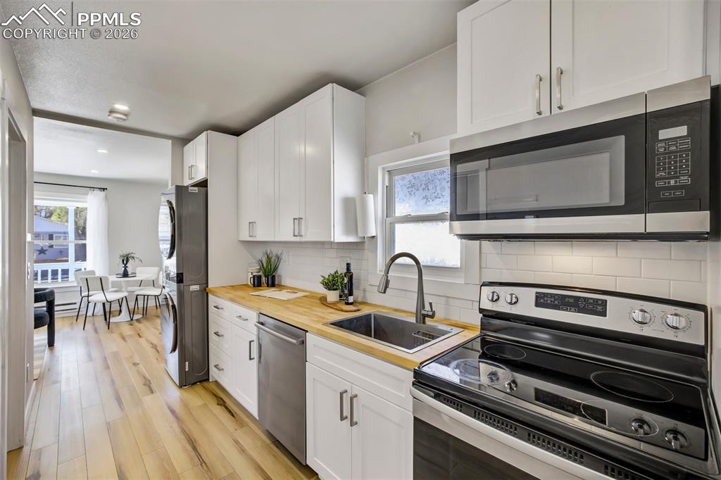 Image 9 of 36: This kitchen understood the assignment—and then upgraded it.