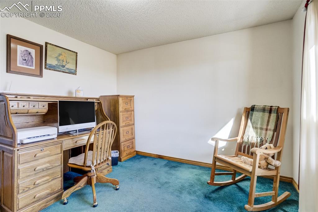 Image 36 of 49: Office