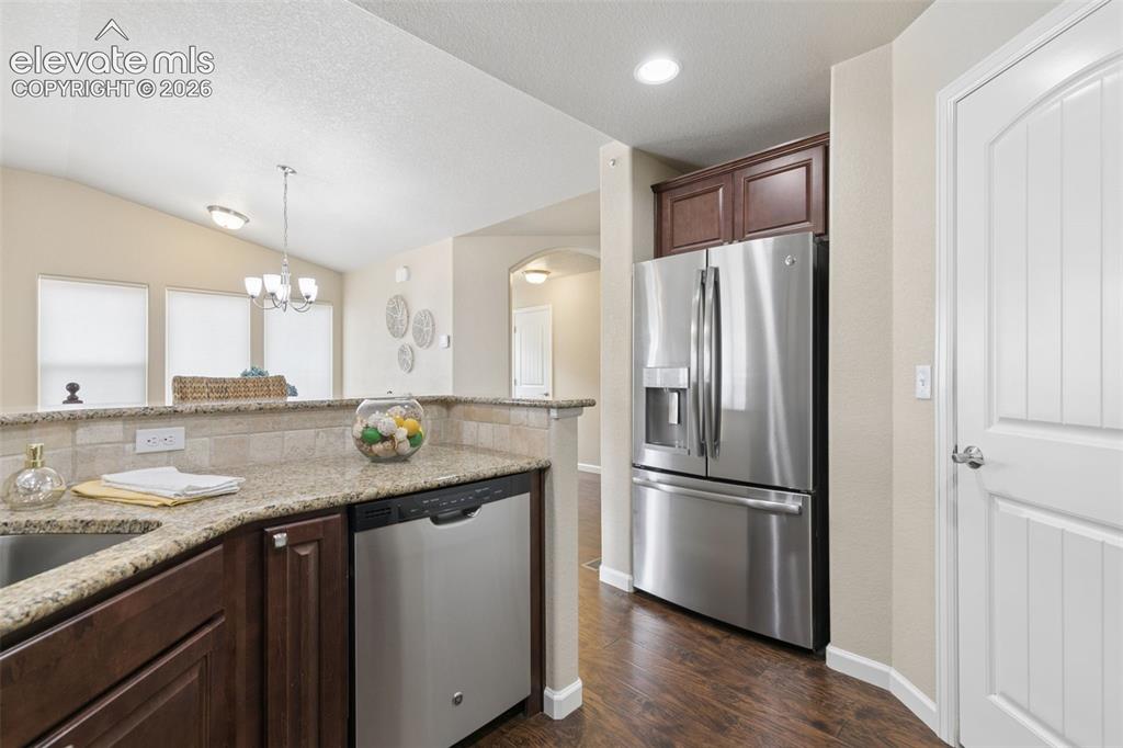 Image 13 of 41: Kitchen