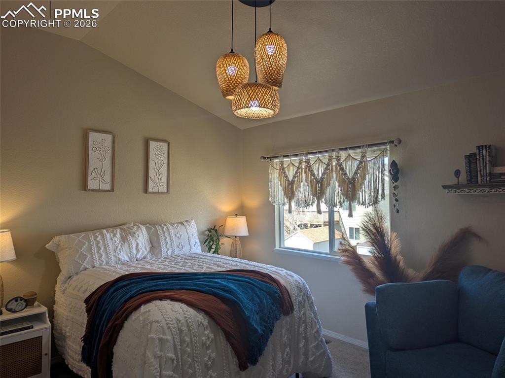 Image 17 of 26: Bedroom