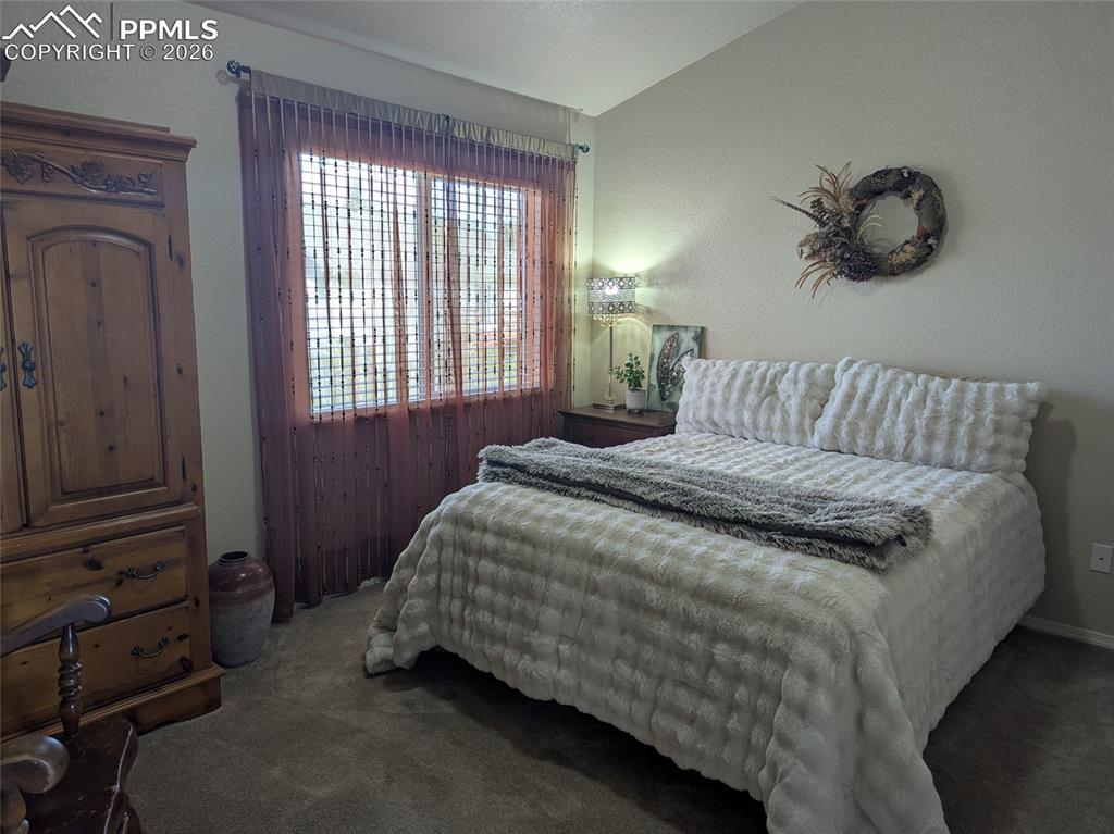 Image 18 of 26: Bedroom