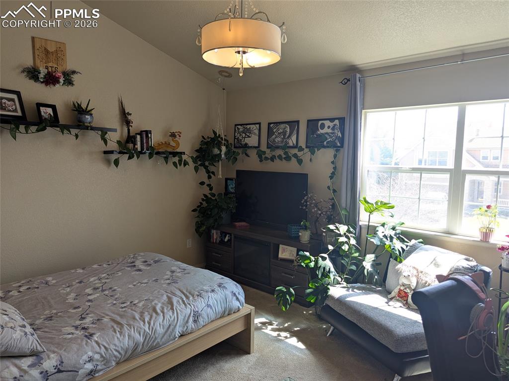 Image 19 of 26: Bedroom