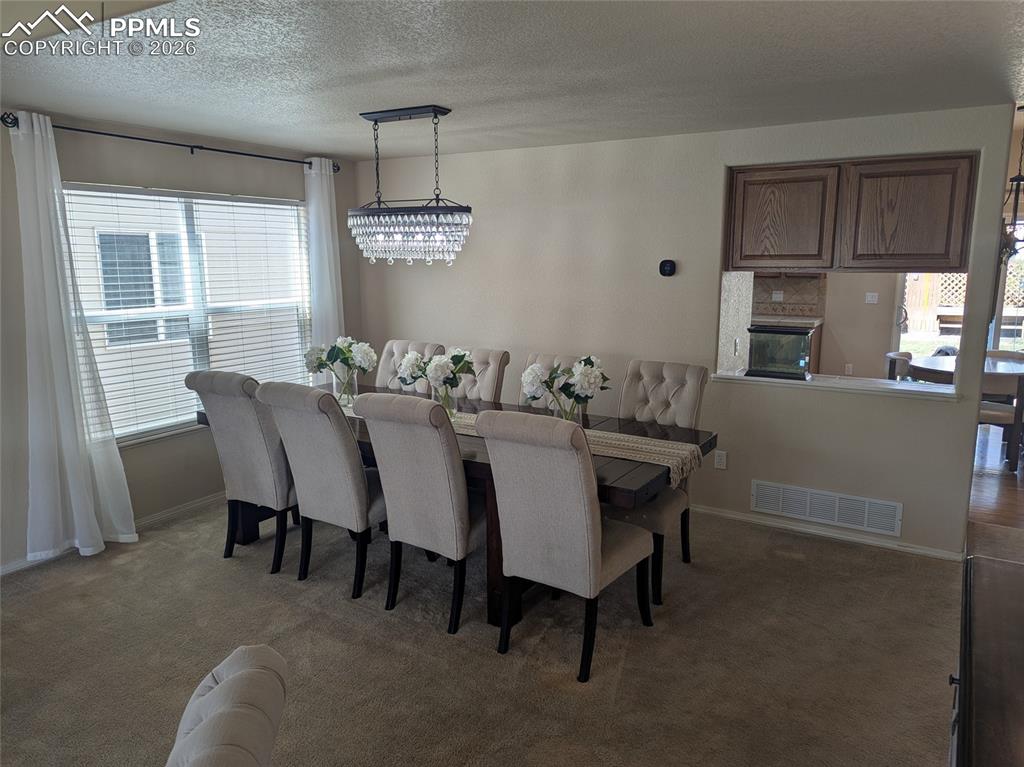 Image 3 of 26: Dining Area