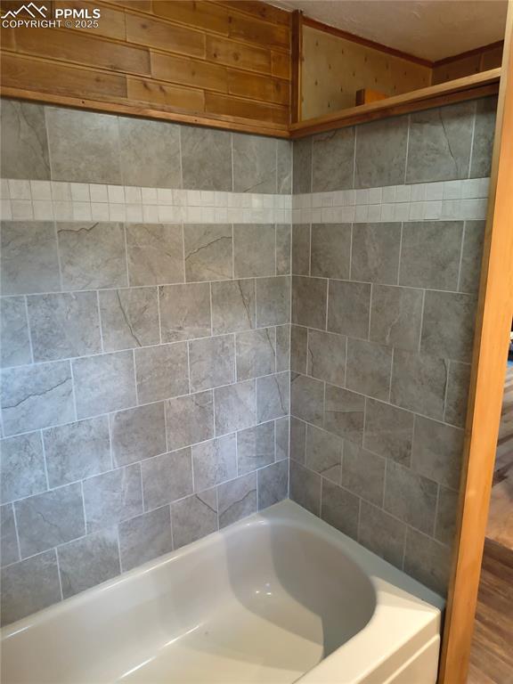 Image 20 of 20: Full bath featuring shower / bath combination
