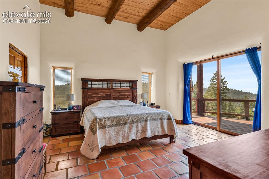 Image 17 of 48: Bedroom