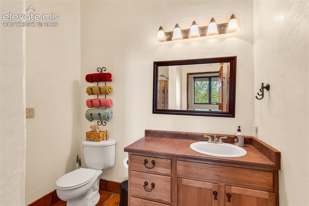 Image 31 of 48: Bathroom