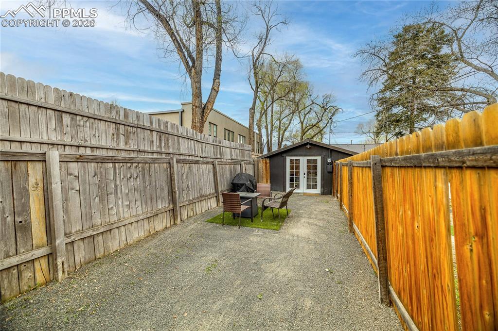 Image 18 of 40: Separate Alleyway Entrance to Cottage